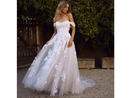 3047_Luxusn__Krajkov__Svatebn___aty__Lovely__MAIN