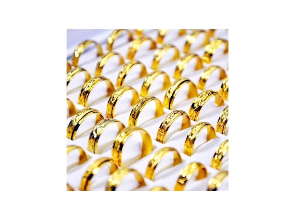 Zlaté a Stříbrné prstýnky 50 kusů - různé druhy