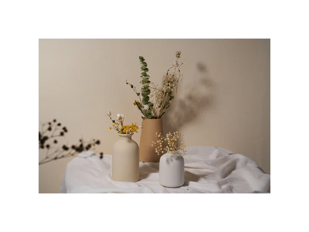 Jednoduchá keramická váza Dekorace