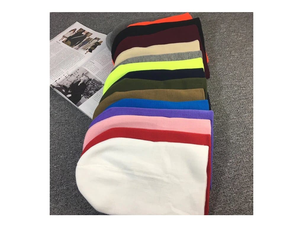 Zimní čistá Čepice bez potisku - spoustu barev