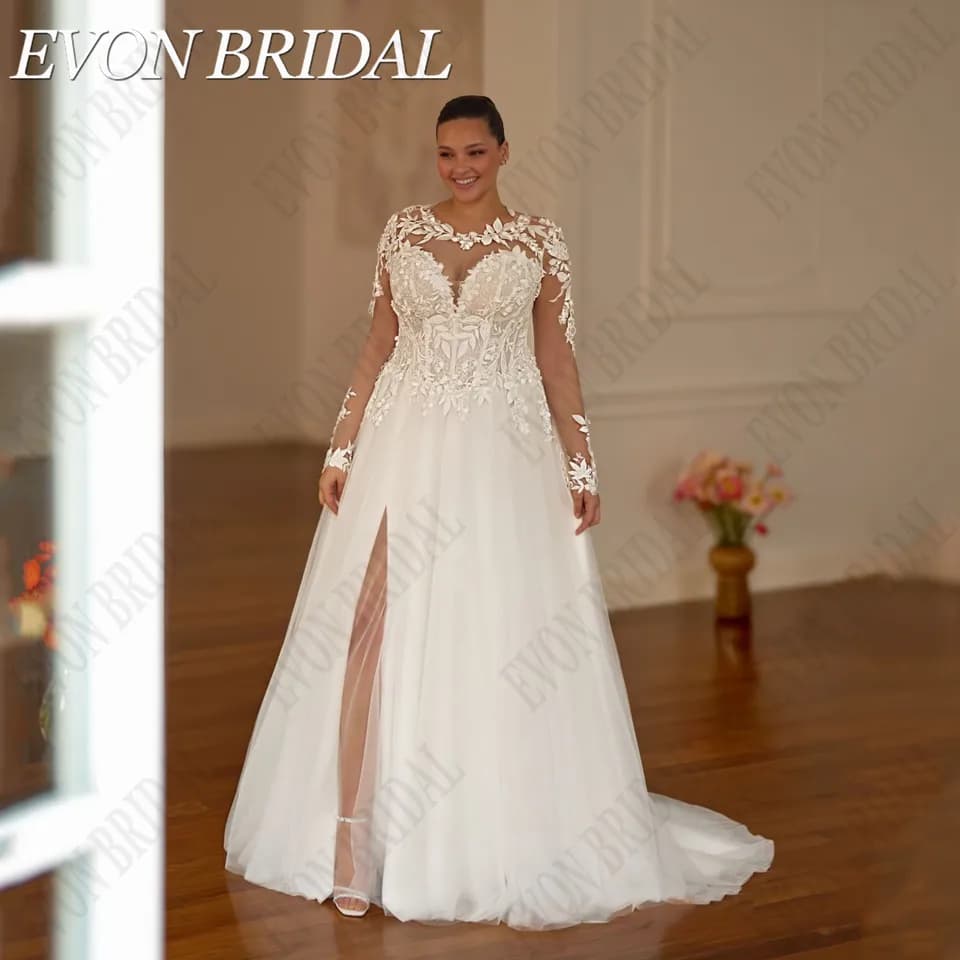 Svatební šaty EVON BRIDAL s krajkou a srdíčkem, plus size, s odhalenými rameny, s aplikací, áčkovým lemem, s dlouhou vlečkou...