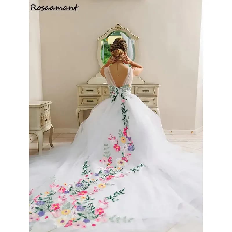 Romantické květinové aplikace Krajkové svatební šaty áčkového strihu Výstřih do V Bez rukávů Skládané svatební šaty Robe De Mariée