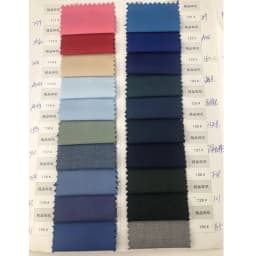 Pánský třídílný oblek s jedním knoflíkem, klopou na jeden knoflík, svatební, formální, smoking, elegantní ženich, párty outfit - náhled 3