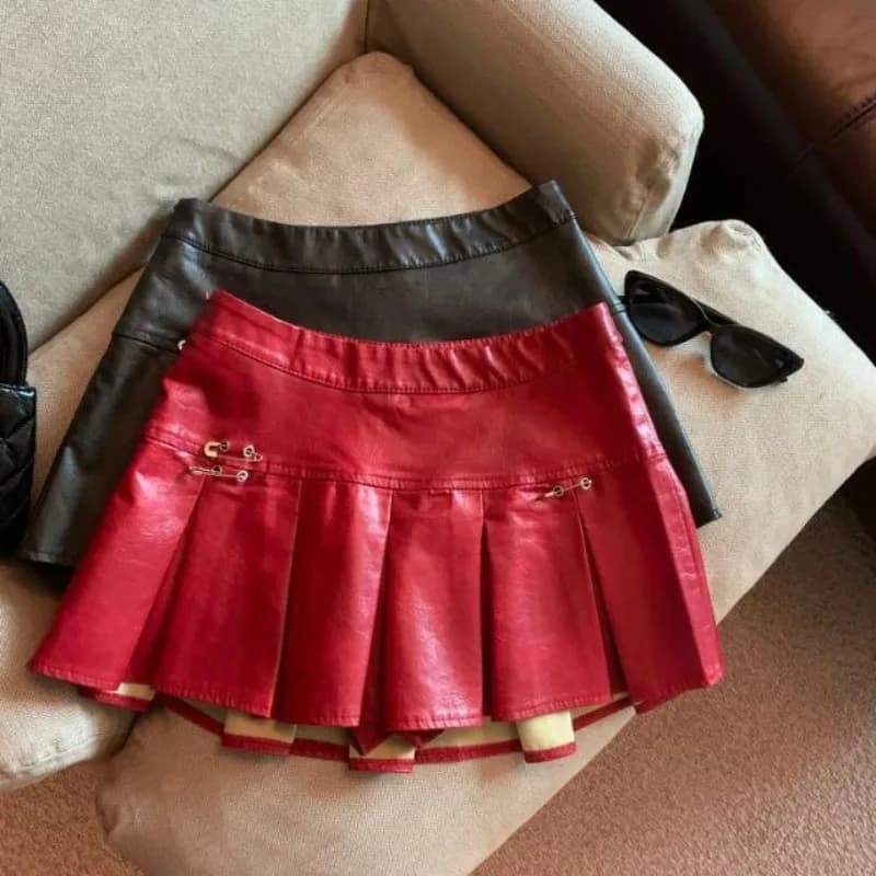 Dámská skládaná minisukně s vysokým pasem - Slim Fit, umělá kůže, áčková sukně, červená, černá