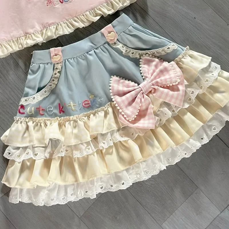 Sladké kawaii tričko s krajkou Lolita a sukně s áčkovým potiskem a mašlí
