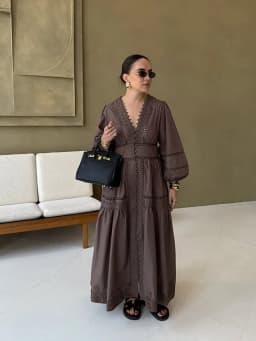 Dámské krajkové maxi šaty s dlouhým rukávem, výstřihem do V, elegantní letní prázdninové šaty s dutým vzorem - náhled 6