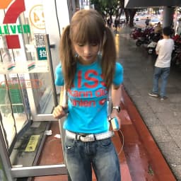 Dámské tričko s krátkým rukávem a vintage potiskem Y2K - retro styl 90. a 2000. let - náhled 5