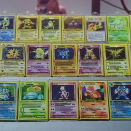 Kolekce akrylových klíčenek Pokémon - Charizard Venusaur Blastoise Mewtwo - herní dárek ve stylu karet - náhled 3