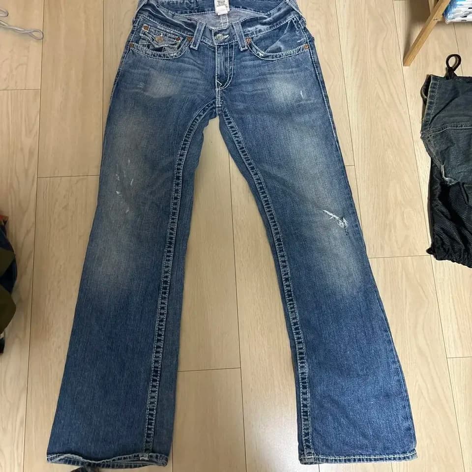 Vintage Y2K džíny s výšivkou a kožovými nášivkami volný střih modré unisex kalhoty