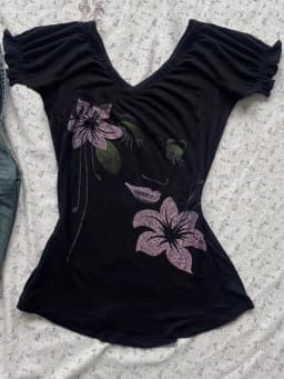 Dámské vintage gothic tričko s krátkým rukávem - retro streetwear top s květinovým potiskem - náhled 2