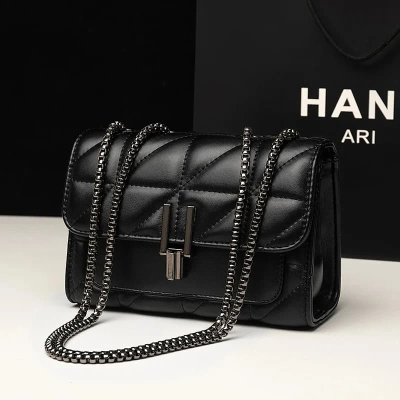 Dámská crossbody kabelka s řetízkem - elegantní přes rameno i navrch
