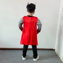 Thor kostým pro dospělé - svalnatý superhrdina s pláštěm a kladivem na Halloween - náhled 5
