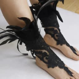 Gotické rukavice s peřím - punk návleky na zápěstí pro karneval a cosplay kostým - náhled 6