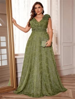 Zelené elegantní šaty ve velikosti plus size pro slavnostní příležitosti a promoci - náhled 5