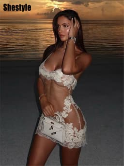 Elegantní průsvitné mini šaty s krajkou - sexy společenské večerní šaty s výšivkou - náhled 3