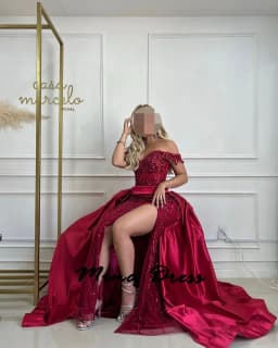 Luxusní plesové šaty bez ramínek s flitry - elegantní večerní model pro společenské události - náhled 6
