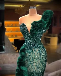 Luxusní večerní šaty s třpytivými flitry a rozparkem - elegantní mořská panna pro slavnostní události - náhled 4