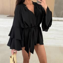 Elegantní dámské letní šaty s volány a šněrováním - módní mini délka, volný střih - náhled 4