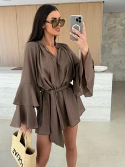 Elegantní dámské letní šaty s volány a šněrováním - módní mini délka, volný střih - náhled 7