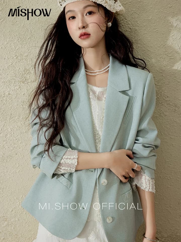 Dámské elegantní sako s jedním knoflíkem - béžový slim fit kabát do kanceláře