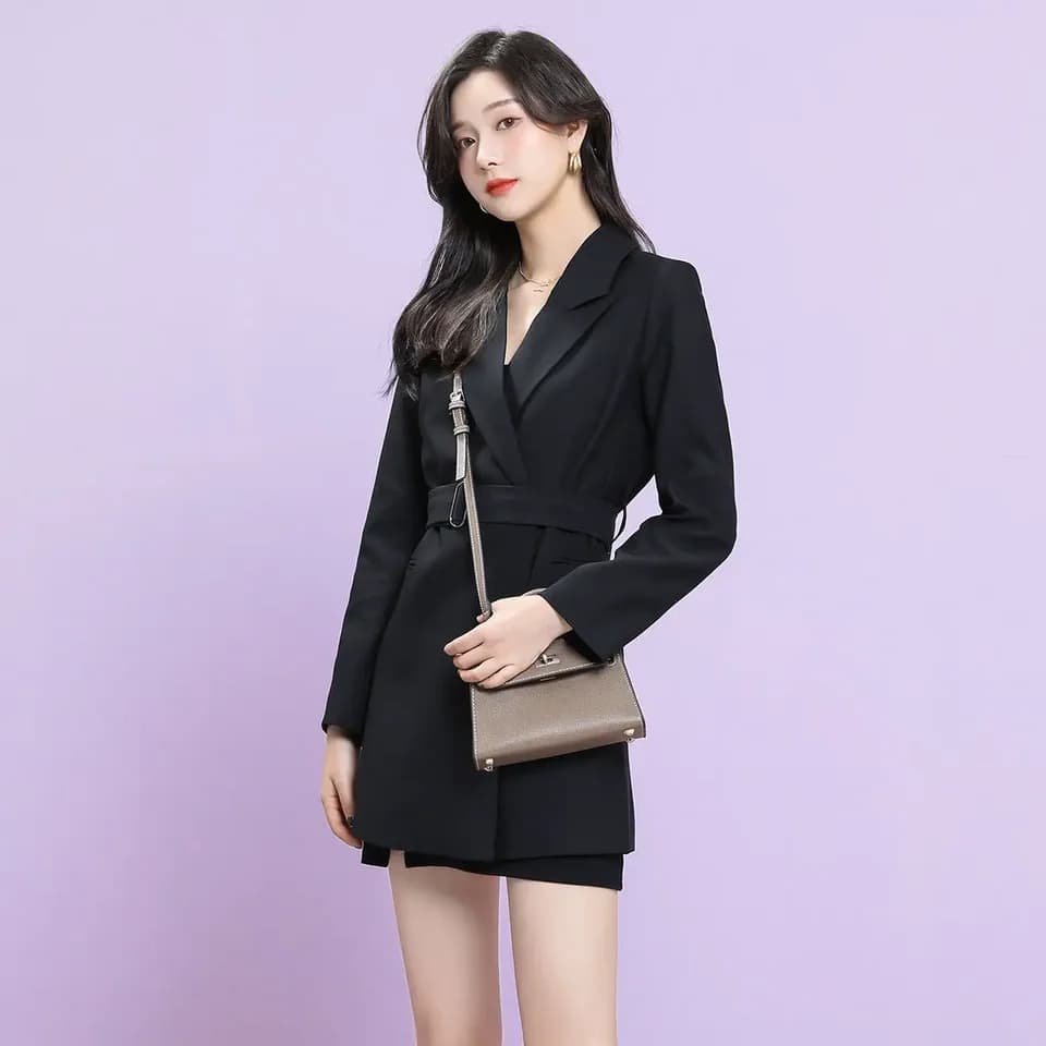 Elegantní dámský vintage kabát s páskem - dlouhý jarní kabátek v retro stylu