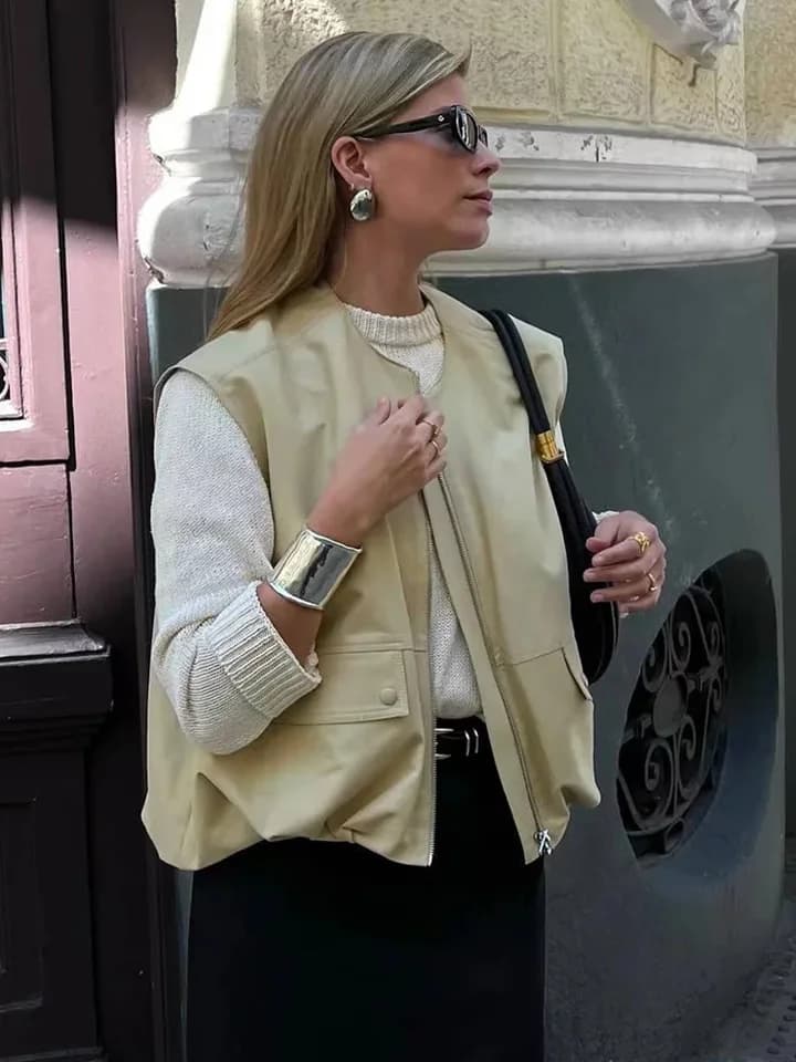 Dámská vesta bez rukávů s kapsami a zipem - elegantní střih, volný design, 5 barev