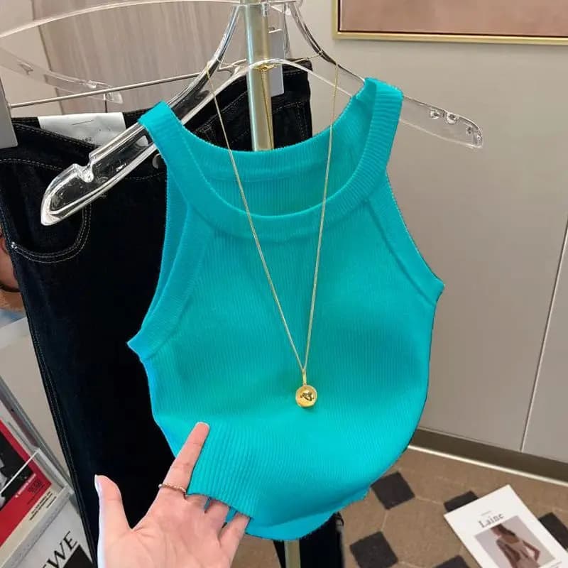 Dámský pletený top bez rukávů - letní módní vesta na ramínka, elegantní a pohodlný střih