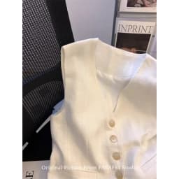 Dámská letní lněná vesta s výstřihem do V - elegantní a vzdušný top bílé barvy - náhled 3