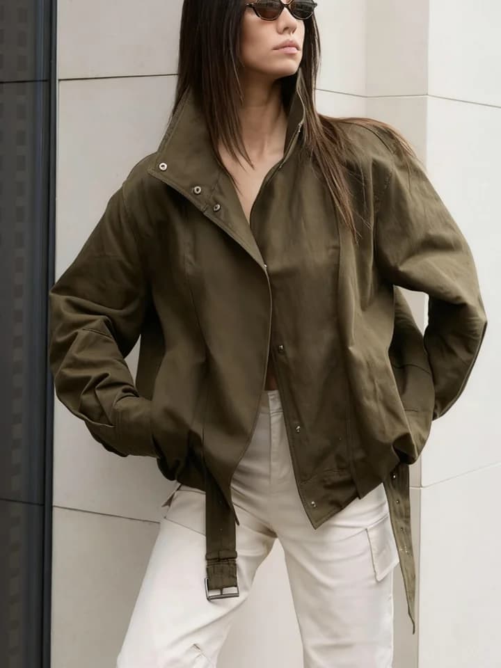 Dámská zelená bomber bunda podzimní oversize s páskem a límcem - elegantní sportovní kabát