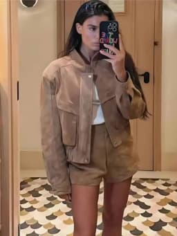 Dámská jarní/podzimní bunda s kapsami - volný střih, módní retro styl, trendy kabátek - náhled 7