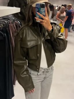 Dámská kožená bomber bunda Y2K crop styl motorkářská móda podzim/zima - náhled 4