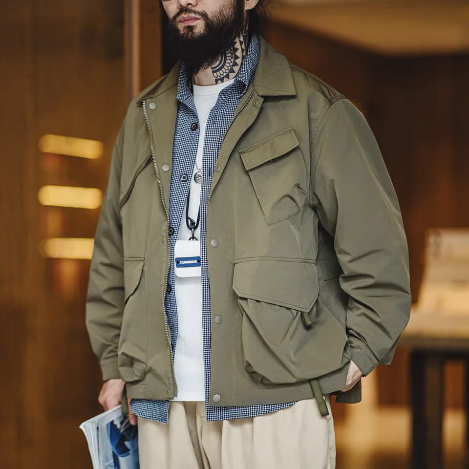 Pánská outdoorová bunda s velkými kapsami - zelená vítruvzdorná bunda pro camping a turistiku