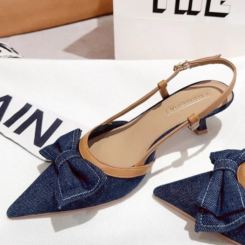 Elegantní dámské semišové lodičky na nízkém podpatku - béžové společenské boty ve stylu retro