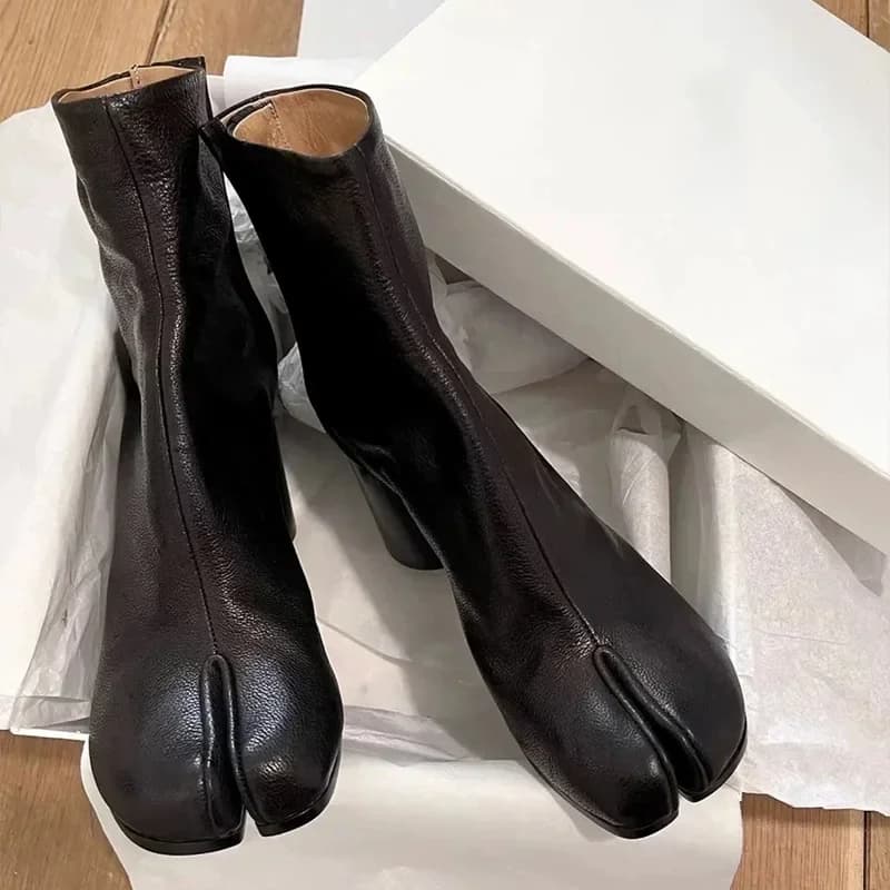 Kožené dámské boty tabi kotníkové s dělenou špičkou a hrubým podpatkem na podzim a zimu