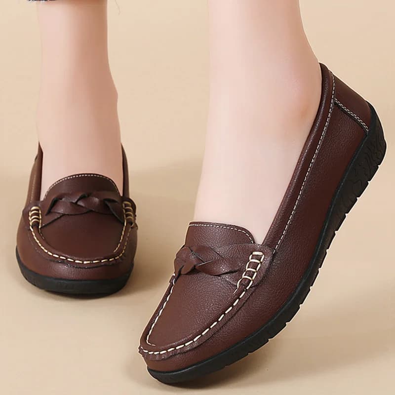 Dámské kožené loafers slip-on 2025 bílé boty pro každodenní nošení