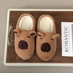 Hnědé plyšové pantofle s kapibara vzorem pro muže i ženy neklouzavé lehké tiché domácí boty - náhled 6