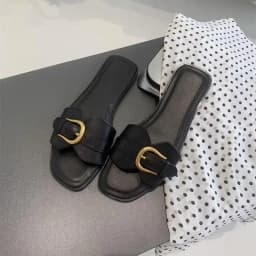 Dámské černé ploché sandály slingback s kovovou přezkou a kulatou špičkou - náhled 5