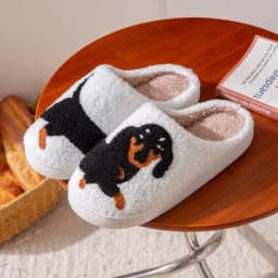 Dámské pantofle s vyšívaným dachshund motivem teplé plyšové protiskluzová podrážka do domácnosti - náhled 3