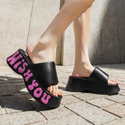 Letní dámské sandály s platformou wedge neklouzavé outdoor pohodlné s potiskem písmen - náhled 3