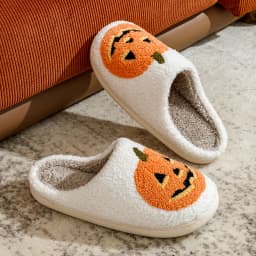 Dámské zimní domácí pantofle s plyšovým povrchem pohodlné interiérové Halloween motiv dýně - náhled 5