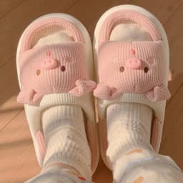 Dámské měkké lněné domácí pantofle s roztomilým motivem prasátka 3,5 cm - náhled 4