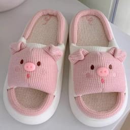 Dámské měkké lněné domácí pantofle s roztomilým motivem prasátka 3,5 cm - náhled 6