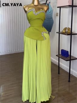 Dámská dvoudílná souprava crop top s kamínky a plisované široké kalhoty - náhled 2