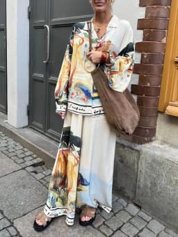 Potištěný dvoudílný set košile s dlouhým rukávem a širokými kalhotami s elastickým pasem jarní look - náhled 5