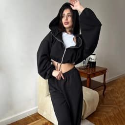Dámská casual jednobarevná souprava 2dílná s kapucí zip krátký top šňůrkou v pase elastické kalhoty - náhled 5