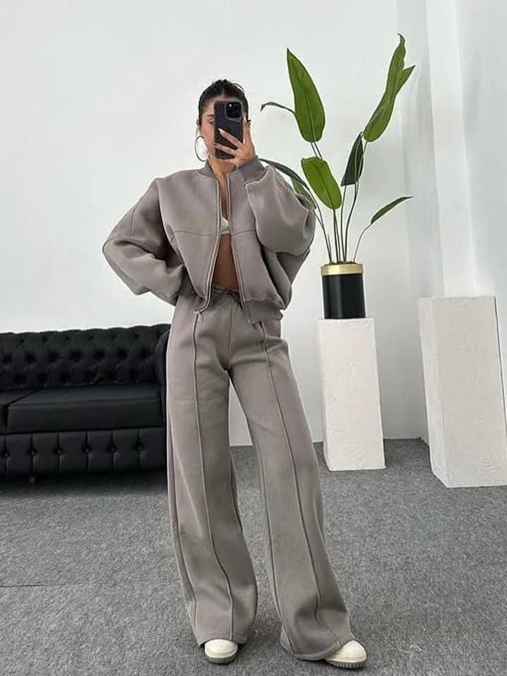 Neformální dvoudílná kalhotová souprava pro ženy podzim zima 2025 street style
