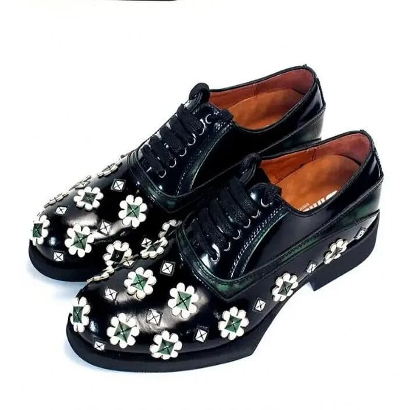 Ručně šité květinové pánské společenské boty z kravské kůže nízký podpatek