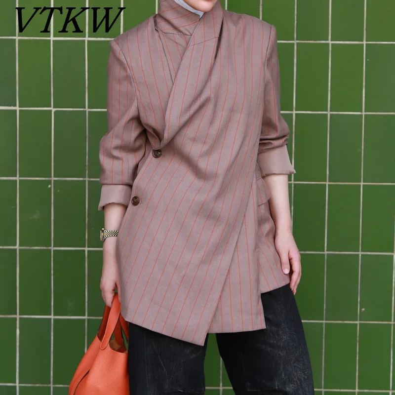 Dámské pruhované sako s knoflíky - elegantní jarní bunda do kanceláře i na volný čas