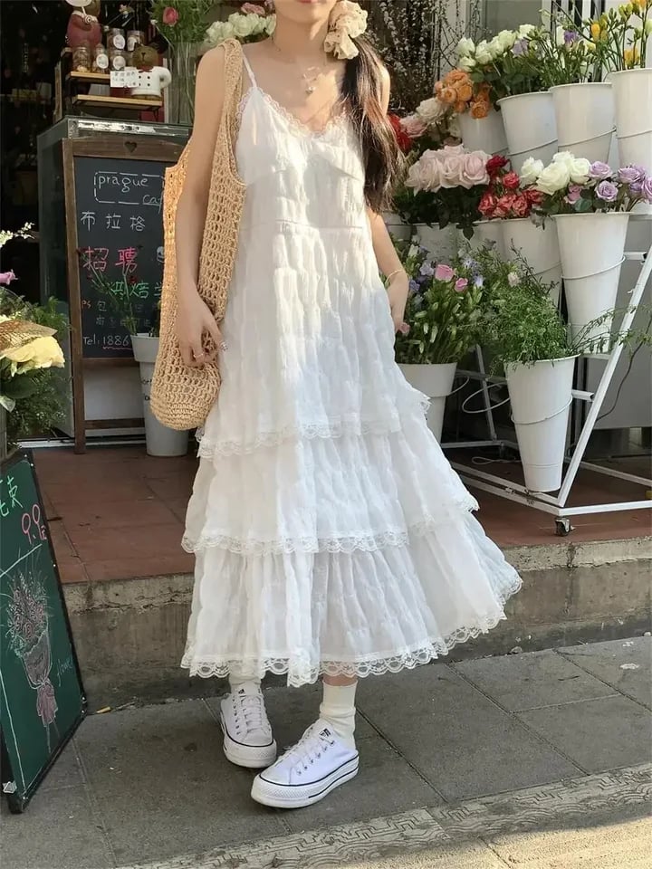 Letní elegantní maxi šaty s volány a krajkou - romantické společenské šaty pro ženy