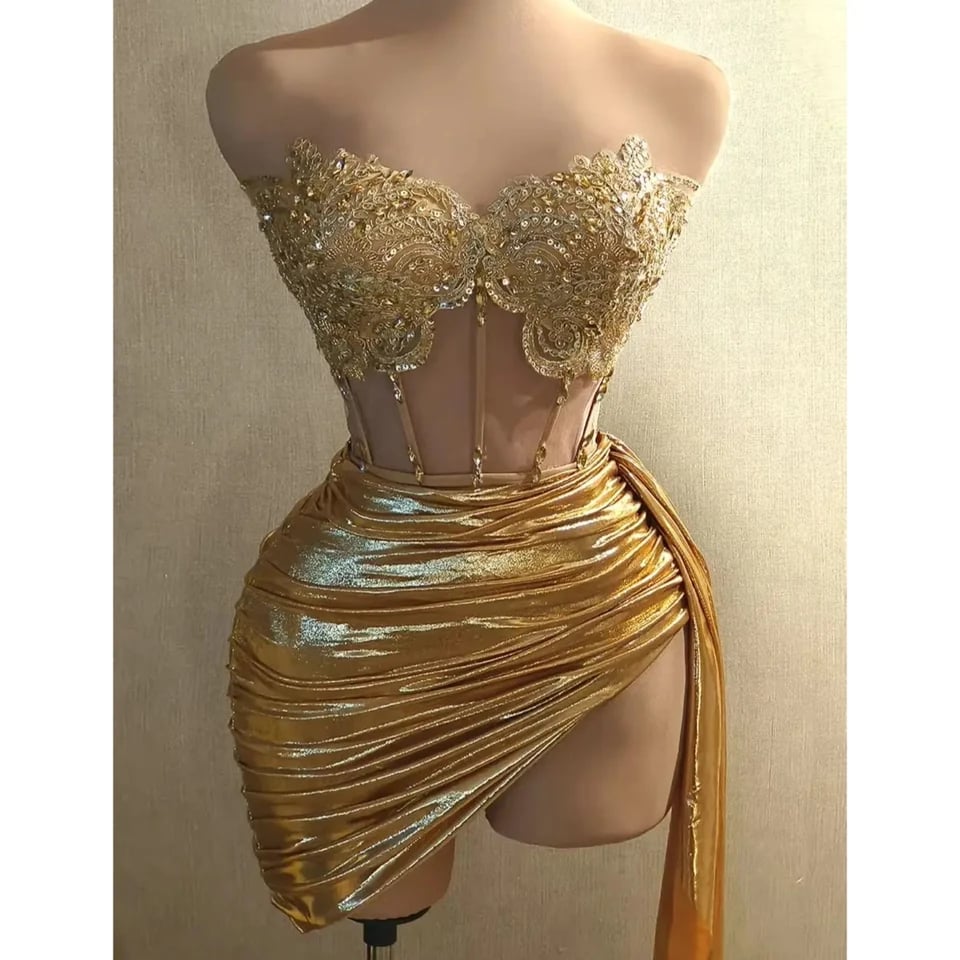 Elegantní dámské šaty s kamínkovým páskem - sexy společenský outfit pro večerní akce
